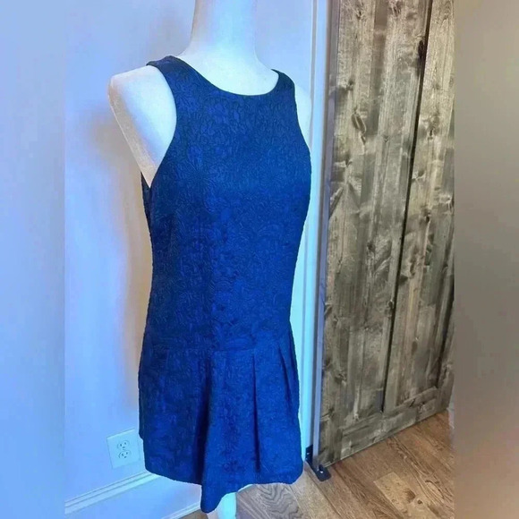 Club Monaco Pleated Drop Waist Dress size 6 pockets - Picture 1 of 7